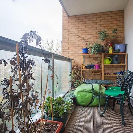 Appartamento Unique & Welcoming 2Bd Flat In Limehouse Londra Esterno foto