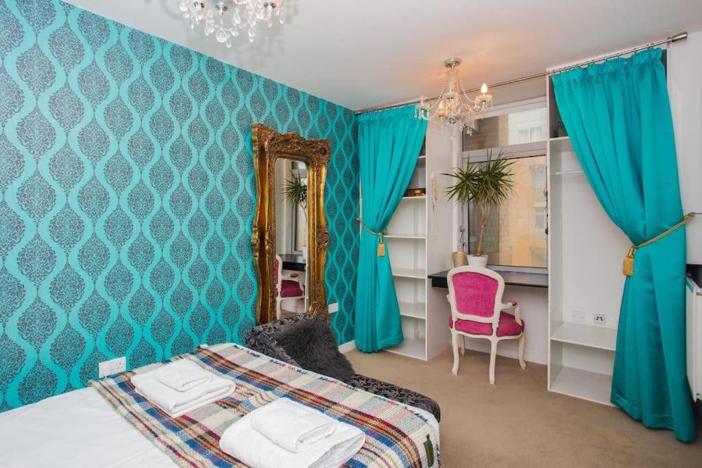 Appartamento Unique & Welcoming 2Bd Flat In Limehouse Londra Esterno foto