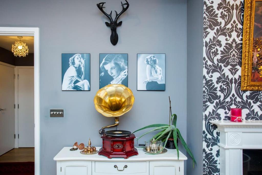 Appartamento Unique & Welcoming 2Bd Flat In Limehouse Londra Esterno foto